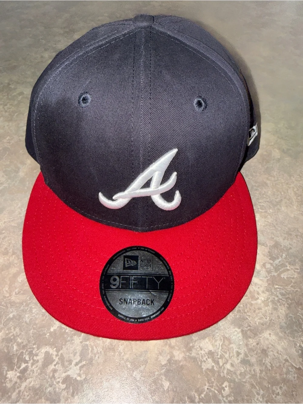 New Era Atlanta Braves Two-Tone Snapback Cap - Navy & Red